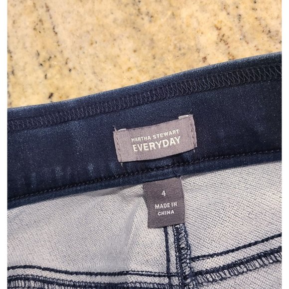 Martha Stewart Everyday Size 4 Womens Pull On Crop Blue Pants Faux Pearl Hem - Picture 4 of 12